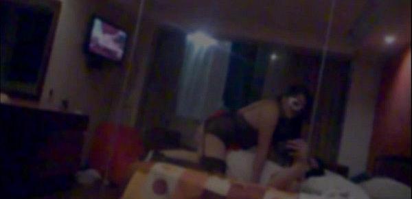  Esposa puta mexicana seduce al room service del hotel